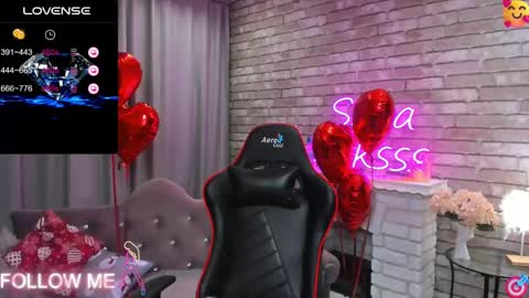 hi im Molly heregreat boobs big heart  warm pussy  online show from February 2025 12:15:01 AM