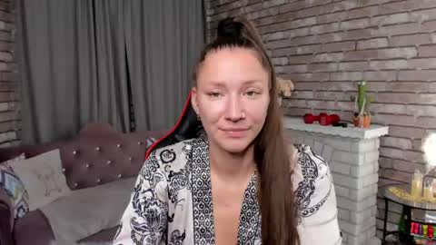 hi im Molly heregreat boobs big heart  warm pussy  online show from April 2026 12:24:01 AM