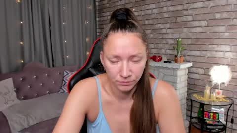 hi im Molly heregreat boobs big heart  warm pussy  online show from April 2026 01:21:02 AM