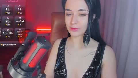 Molly online show from October 2025 04:30:01 PM