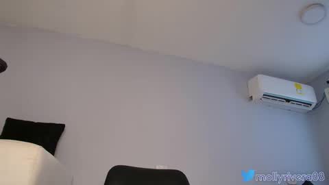 Molly  online show from September 2025 09:47:02 PM