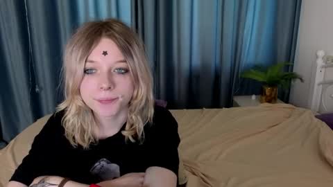 Snapshot of mollysally chatting on May 2026 04:17:02 AM mollysally online show from May 2026 04:17:02 AM