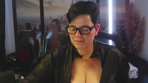 Snapshot of mollysun chatting on October 2025 06:37:01 PM MollySun Nina Randmann online show from October 2025 06:37:01 PM