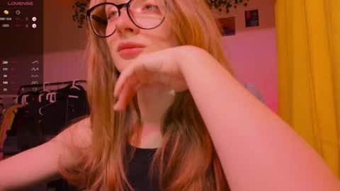 Snapshot of mollytucker chatting on November 2025 04:55:01 PM mollytucker online show from November 2025 04:55:01 PM