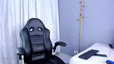 Molly online show from March 2025 04:54:02 PM