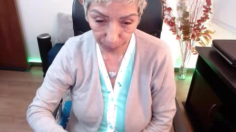 Devora online show from November 2025 12:33:01 AM