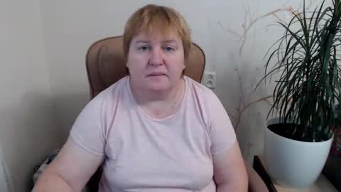 Snapshot of mommy99x chatting on December 2024 08:40:02 AM Mommy99X online show from December 2024 08:40:02 AM