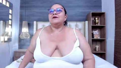 Snapshot of mommy_cute chatting on May 2026 09:16:02 AM Jelitza online show from May 2026 09:16:02 AM