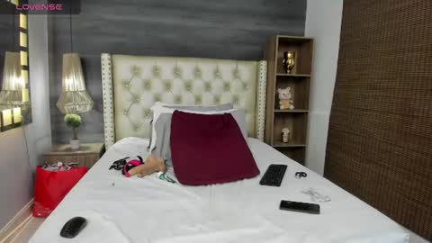 Jelitza online show from June 2026 04:15:02 AM