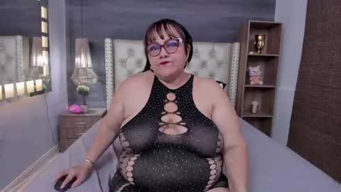 Jelitza online show from June 2026 03:17:01 AM