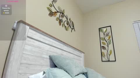 Snapshot of mommyfuckmilf_ chatting on January 2025 12:09:02 PM Anny online show from January 2025 12:09:02 PM