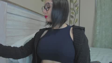 Snapshot of mommyfuckmilf_ chatting on February 2025 12:15:02 PM Anny online show from February 2025 12:15:02 PM