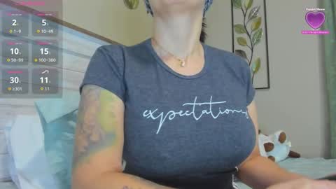 Snapshot of mommyfuckmilf_ chatting on October 2025 11:17:01 AM Anny online show from October 2025 11:17:01 AM