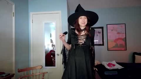 Goddess L online show from October 2025 02:51:02 PM