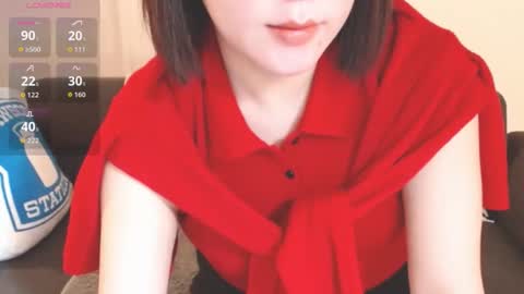 Momo online show from October 2025 10:41:01 PM