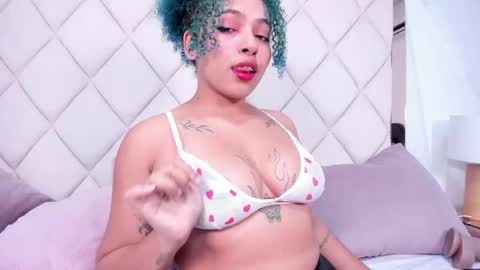 Momo  online show from September 2025 09:26:02 PM