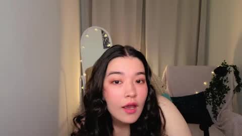 Momo online show from May 2026 10:59:02 PM