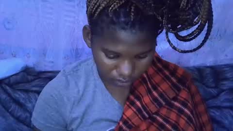 Snapshot of momsdoll chatting on January 2026 05:24:02 AM momsdoll online show from January 2026 05:24:02 AM