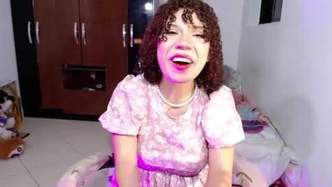 Snapshot of mon_belle chatting on September 2025 04:16:02 AM Jessie online show from September 2025 04:16:02 AM