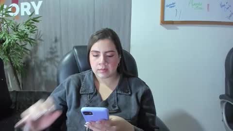 Snapshot of mona28__ chatting on September 2025 11:23:02 AM Mona online show from September 2025 11:23:02 AM