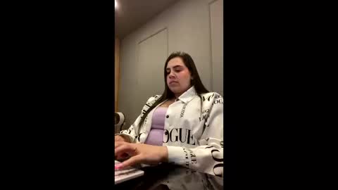 Snapshot of mona28__ chatting on November 2025 04:18:02 PM Mona online show from November 2025 04:18:02 PM