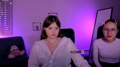 Mona  online show from September 2025 07:40:02 PM