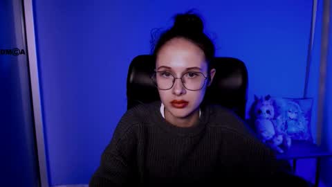 Mona  online show from October 2025 07:45:01 PM