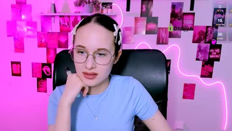 Mona  online show from April 2026 07:42:02 PM