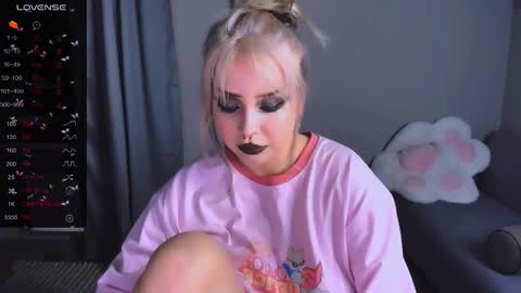 Snapshot of monalauu chatting on November 2025 08:34:02 PM online show from November 2025 08:34:02 PM