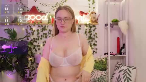 monicaasis online show from January 2026 05:48:01 PM