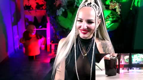 Monika online show from October 2025 11:00:02 AM