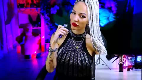 Monika online show from November 2025 10:58:02 AM