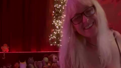 Monika    online show from January 2025 12:43:01 AM