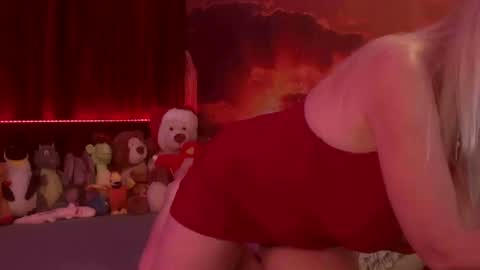 Monika    online show from January 2025 03:20:01 AM