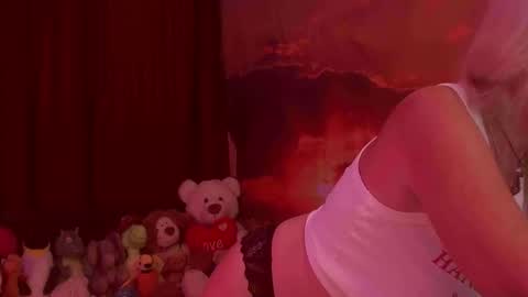 Monika    online show from October 2025 12:44:02 AM