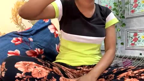 monika_reddy62 online show from October 2025 05:05:01 AM