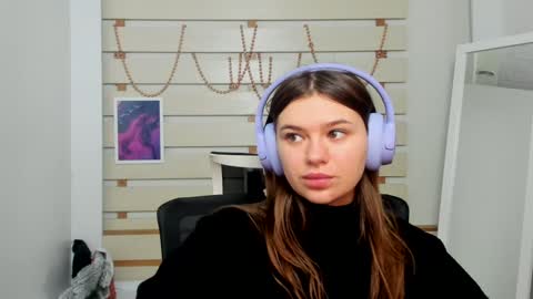 Monika online show from February 2025 01:44:01 PM