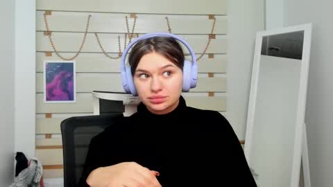 Monika online show from February 2025 01:03:02 PM