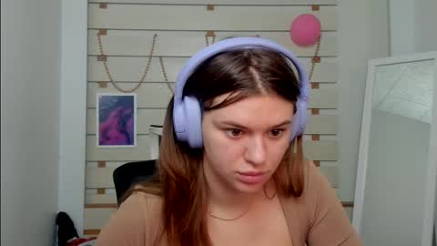 Monika online show from February 2025 01:39:02 PM