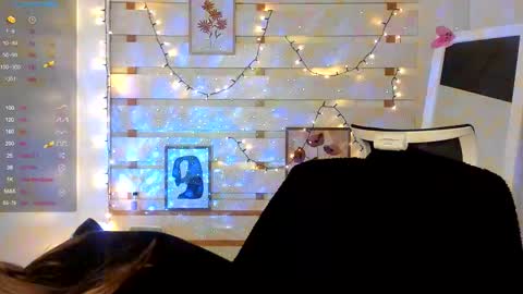 Monika online show from October 2025 07:53:02 AM