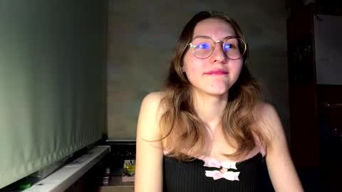 Mia online show from June 2026 06:19:01 PM