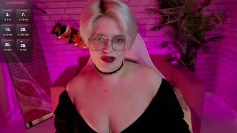 Snapshot of monikasweetie chatting on October 2025 12:17:02 PM Monica online show from October 2025 12:17:02 PM