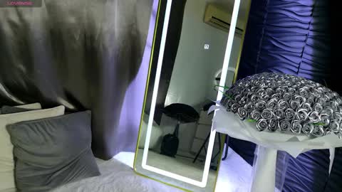 Snapshot of monique_a chatting on February 2025 08:48:02 AM Ask me online show from February 2025 08:48:02 AM