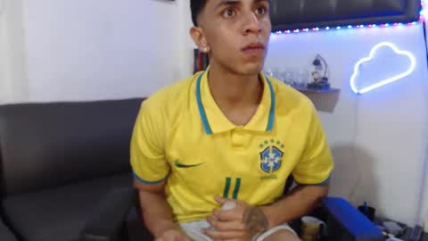 Snapshot of monkey_uchiha77 chatting on February 2025 09:43:02 AM simon dice online show from February 2025 09:43:02 AM