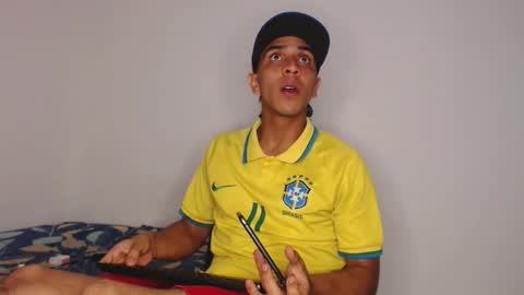 Snapshot of monkey_uchiha77 chatting on December 2025 11:10:01 PM simon dice online show from December 2025 11:10:01 PM