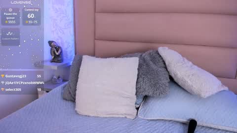 Snapshot of monserrat_towers chatting on January 2025 04:05:01 PM Adriana online show from January 2025 04:05:01 PM