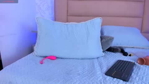 Snapshot of monserrat_towers chatting on February 2025 04:39:02 PM Adriana online show from February 2025 04:39:02 PM