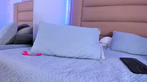 Snapshot of monserrat_towers chatting on February 2025 03:53:01 PM Adriana online show from February 2025 03:53:01 PM