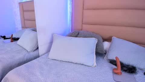 Snapshot of monserrat_towers chatting on February 2025 06:58:02 PM Adriana online show from February 2025 06:58:02 PM