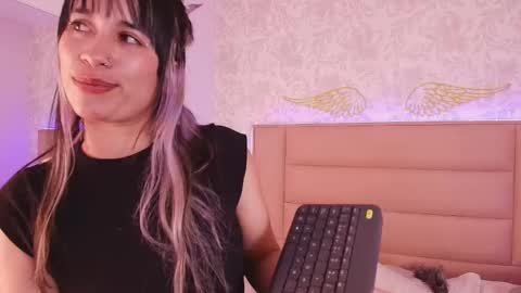 Snapshot of monserrat_towers chatting on November 2025 01:48:01 PM Adriana online show from November 2025 01:48:01 PM